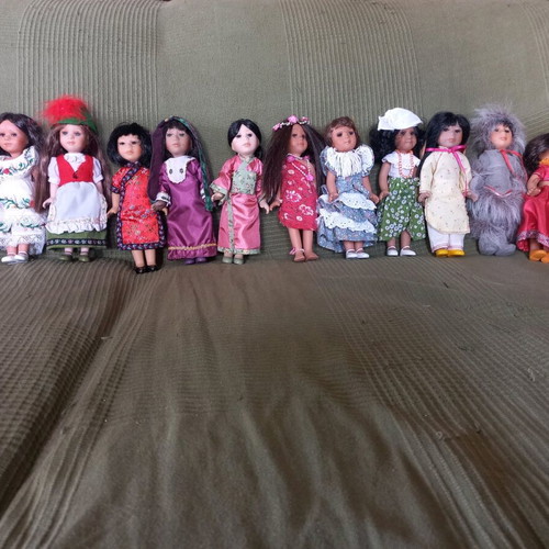 Collectible porcelain dolls like new