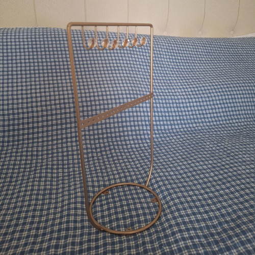Metal jewelry stand gold like new