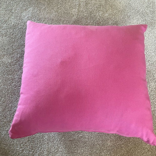 Decorative sofa pillow 40x40 with zipper like new, with filling