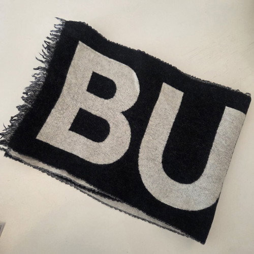Burberry Reversible Logo Wool Jacquard Scarf like new, black and grey