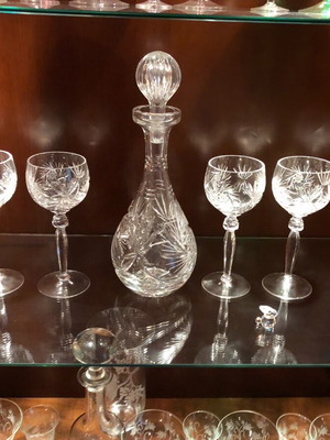 Pure crystal 6 wine glasses and 1 vintage carafe, new