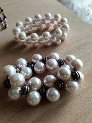 Pearl bracelets set of 2 new, beige