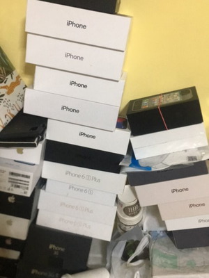 iPhone boxes like new for Apple devices