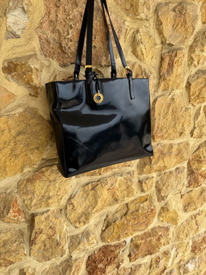 Laurel shoulder bag used vinyl navy/black with gold details