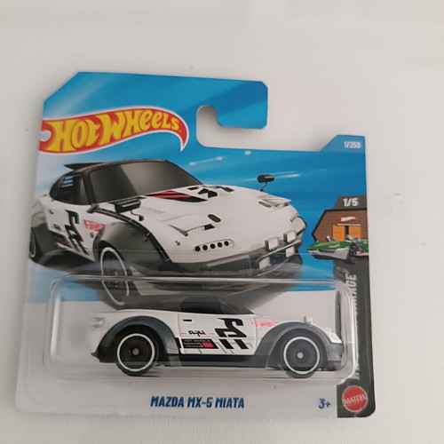Hot Wheels Mazda MX-5 Miata toy car