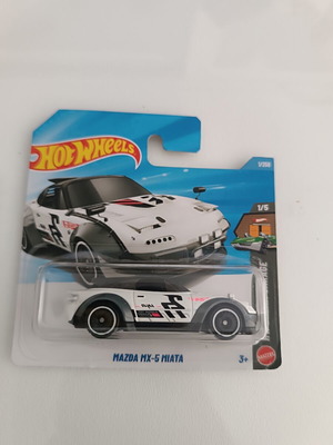 Hot Wheels Mazda MX-5 Miata toy car