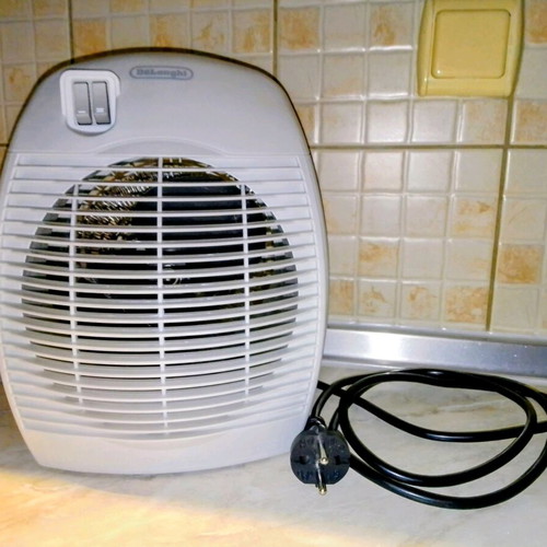 Delonghi bathroom fan heater 2000 What like new