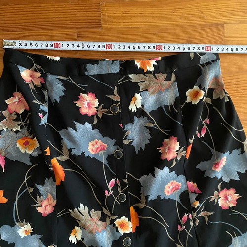 Vintage skirt with flowers large, like new