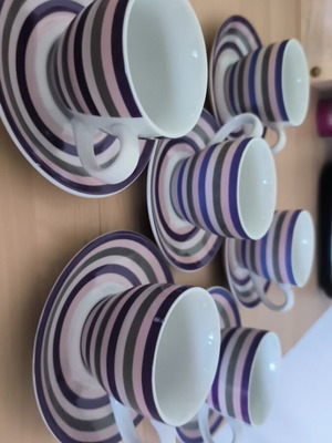 Porcelain tea or coffee cup set of 6 with saucers like new