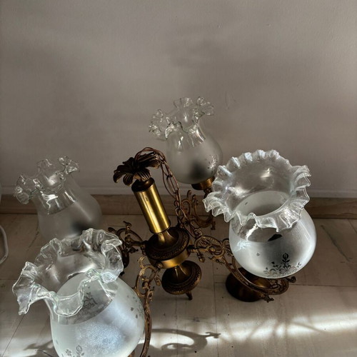 Ceiling light like new with 4 bulbs