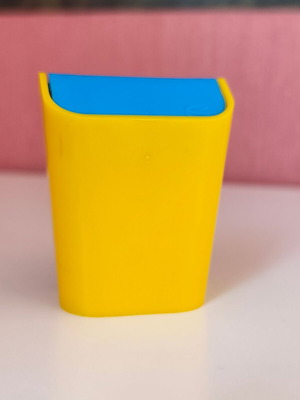 Sindy Doll Trash Bin vintage, like new from 1970s