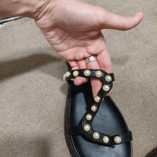 Migato flatform slippers with white pearls like new, size 37, black