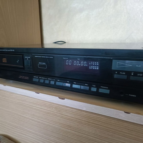 Denon DCD 610 CD player used, excellent technical condition