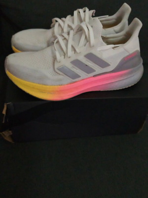 Adidas Ultra Boost sneakers like new, size 41.5, white