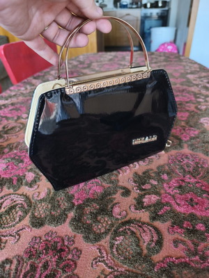 Patent leather handbag used, black, needs repair inside