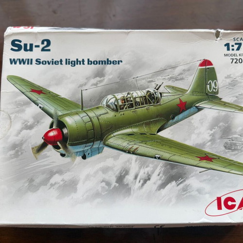 ICM 72081 Su-2 WWII Soviet light bomber model kit