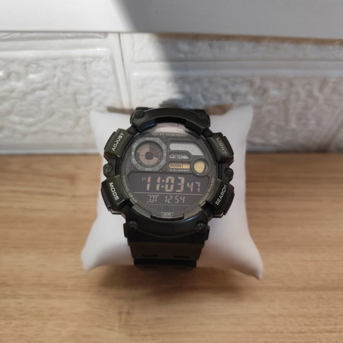Casio Fishing Gear WS-1500H digital watch used, green, 100m water resistant