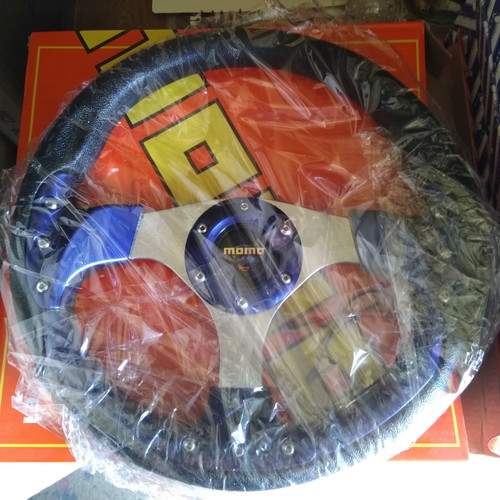 Momo steering wheels 32cm new