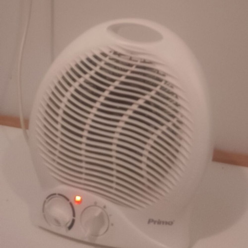 Primo FH04 Floor Fan Heater like new, 2000W, white