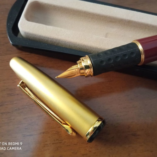 Borghini pen new, in its box