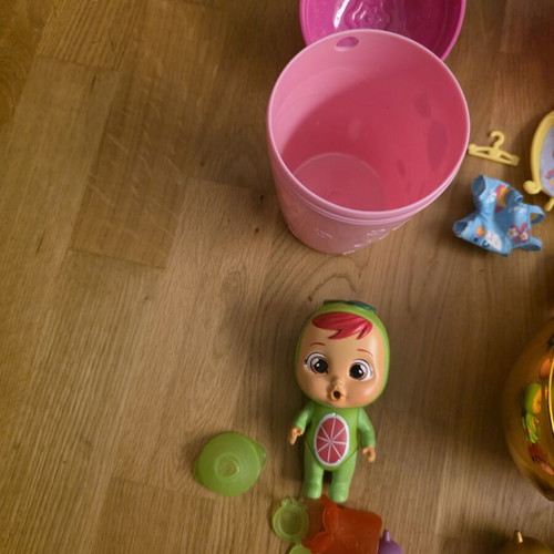 Cry Babies 6 Sets With Houses and Accessories Like New