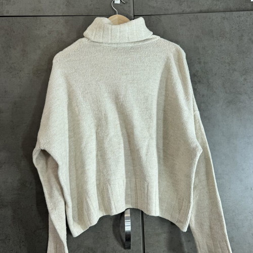 Stradivarius knitted turtleneck sweater like new, off-white beige