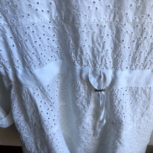 White Rococo trench coat size M like new with lace embroidery
