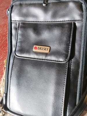 Τσαντάκι ανδρικό Delsey vintage σαν καινούργιο, δερμάτινο καφέ