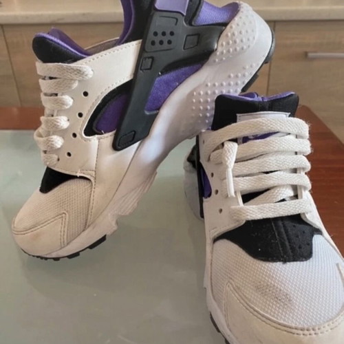Nike athletic shoes like new, white with purple details, size 36.5