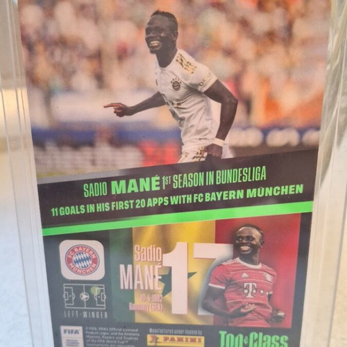 Sadio Mane Unbeatable card with rare yellow frame