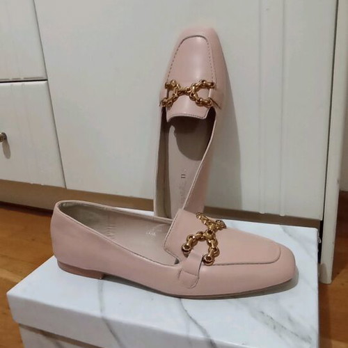 Shoes size 39 new with flat heel in pink nude color