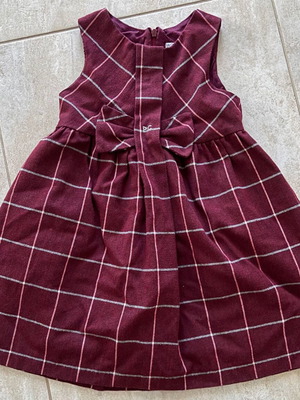Guy Laroche dress like new, size 5, red for 5 years old