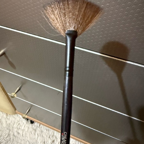 Dust+Cream fan brush new for highlighter