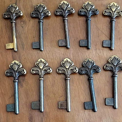Decorative metal keys used, set of 10, Rococo style, antique bronze finish