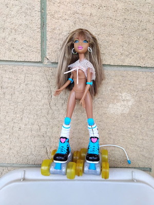 Mattel My Scene Roller Girls Madison R/C doll used, collectible