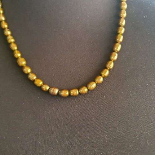 Necklace with natural pearls like new, khaki color, silver clasp