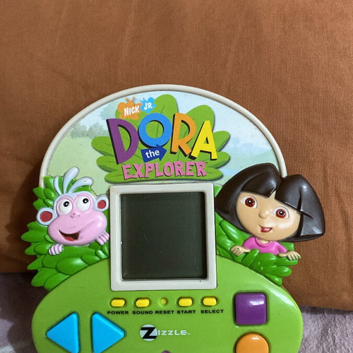 Dora the Explorer handheld electronic game used (2006) by Zizzle