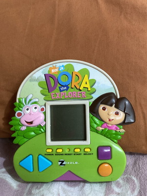 Dora the Explorer handheld electronic game used (2006) by Zizzle