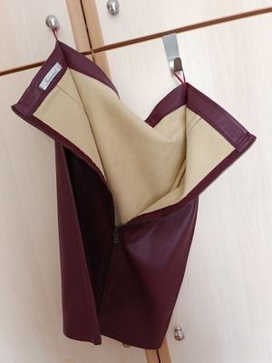 Leather skirts with lining