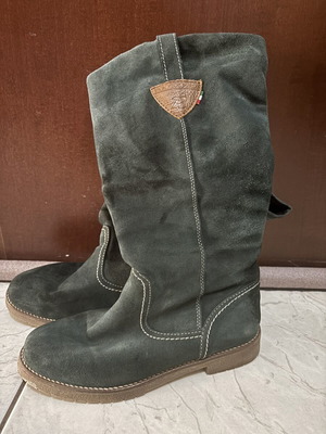 Ragazza women's boots like new, cypress color, suede, size 38