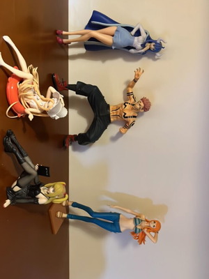 Anime figure set of 5 including One Piece, Jujutsu Kaisen, Death Note