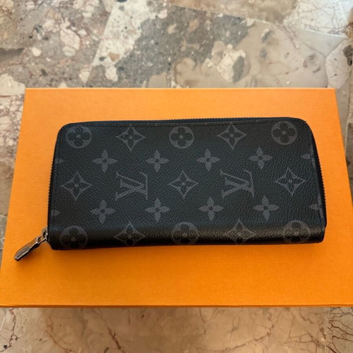 Louis Vuitton Wallet used, black unisex