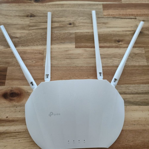 TP-Link TL-WA1201 v3 Access Point Wi-Fi 5 Dual Band AC1200 like new