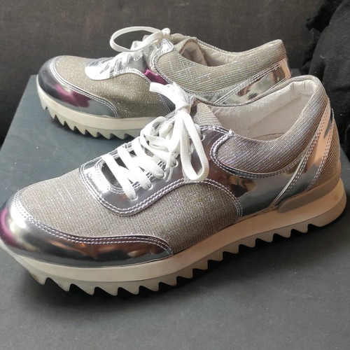 Leather women's shoes new, silver, size 40