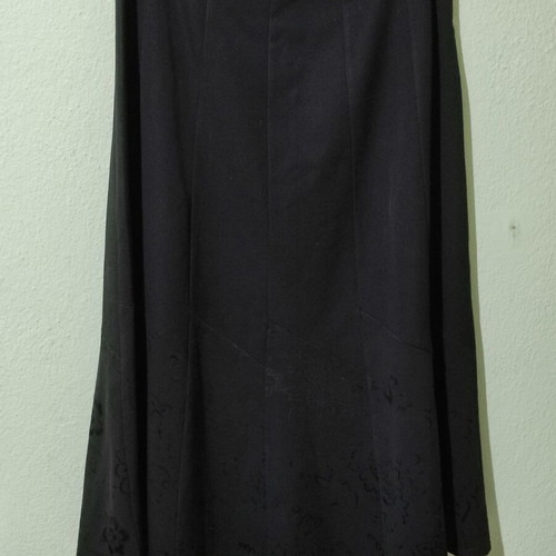 Women's long skirt with side zipper, black