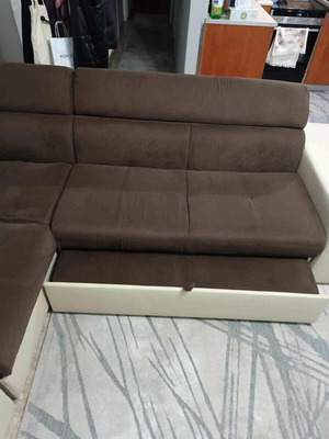 Corner sofa with extra and storage space like new