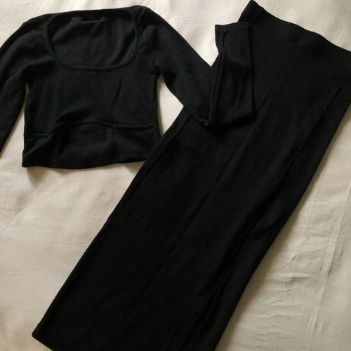 Women's short blouse and skirt set like new, black