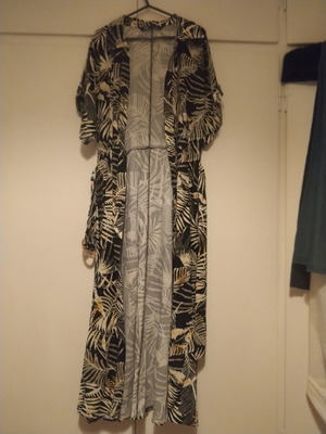 Zara Tropical Print Linen Blend Belted Shirt Dress like new, black