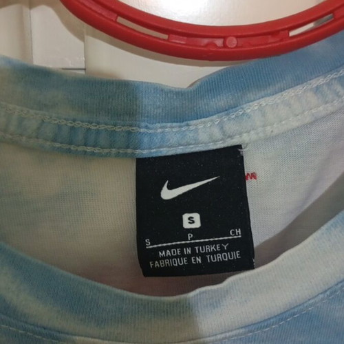 Nike T Shirt like new, size S, white and blue