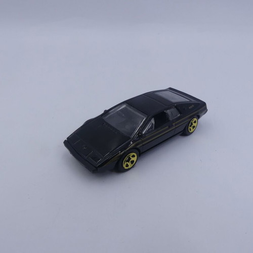 Hot Wheels 2014 Lotus Esprit S1 used, black with gold wheels 1:64
